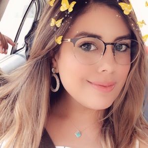 Meet your Posher, Victoria